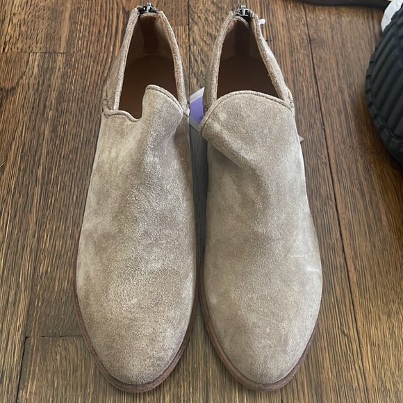 Frye Carson Shootie in tan suede - Picture 3 of 3